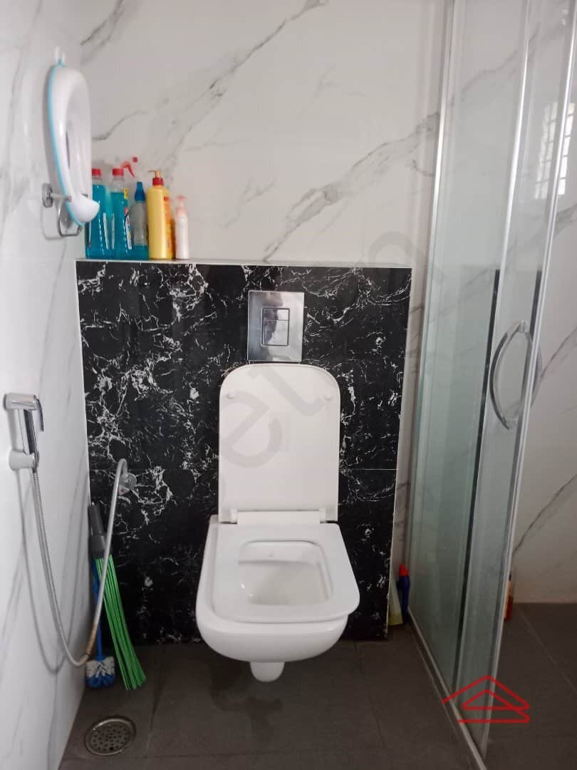 Sub Unit : bathrooms 1