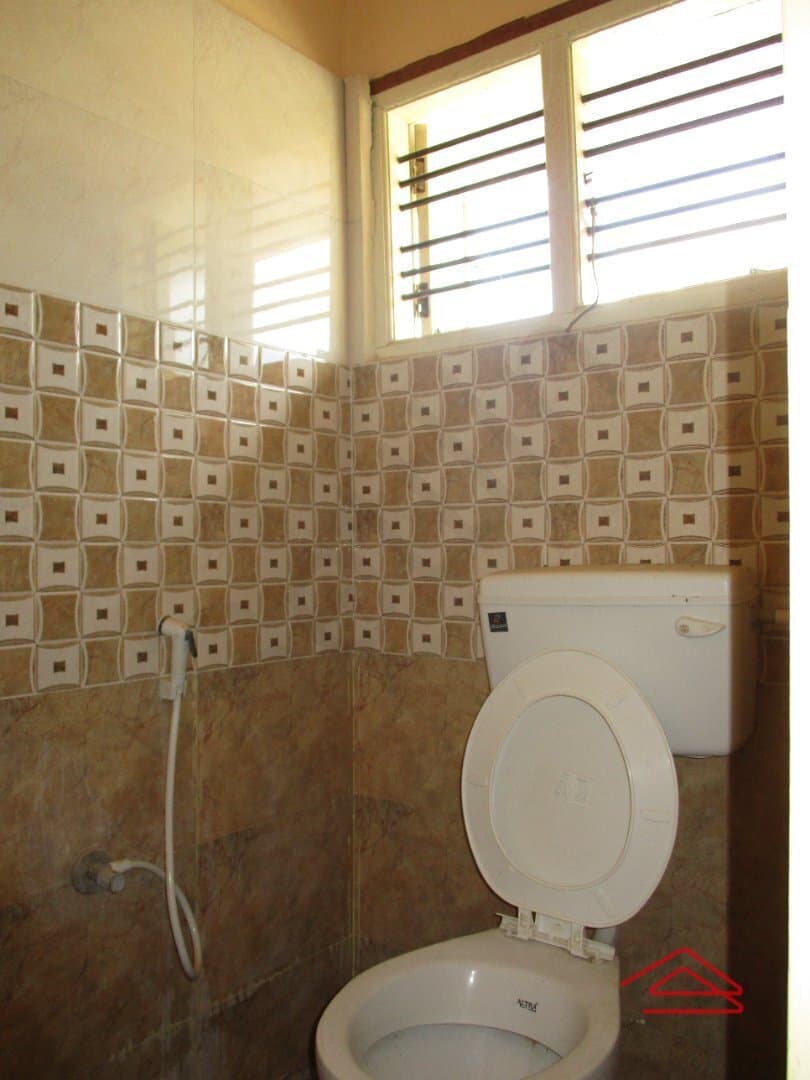 bathrooms-yoBr.jpg