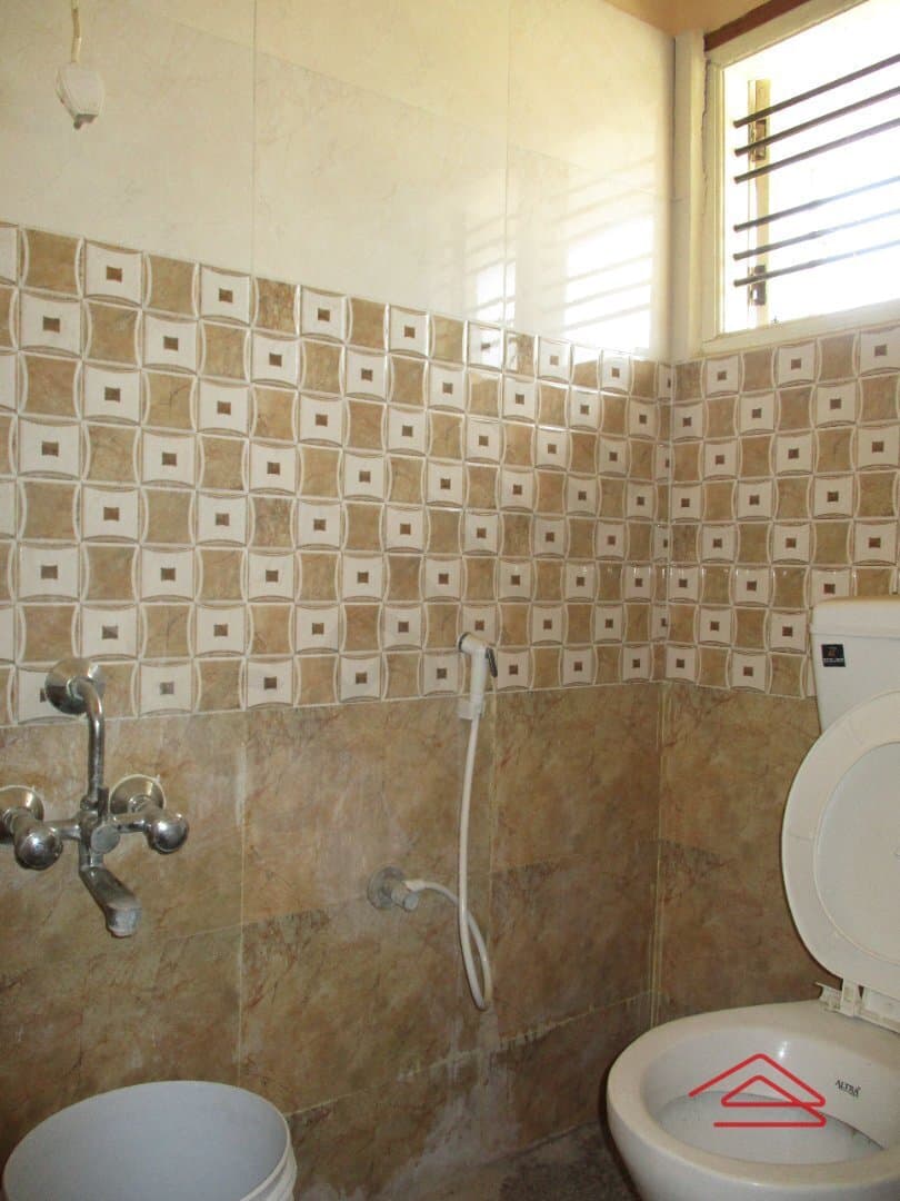 bathrooms-AT6G.jpg