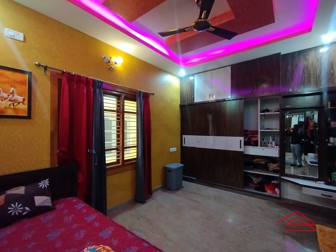 bedrooms-vREA.jpg