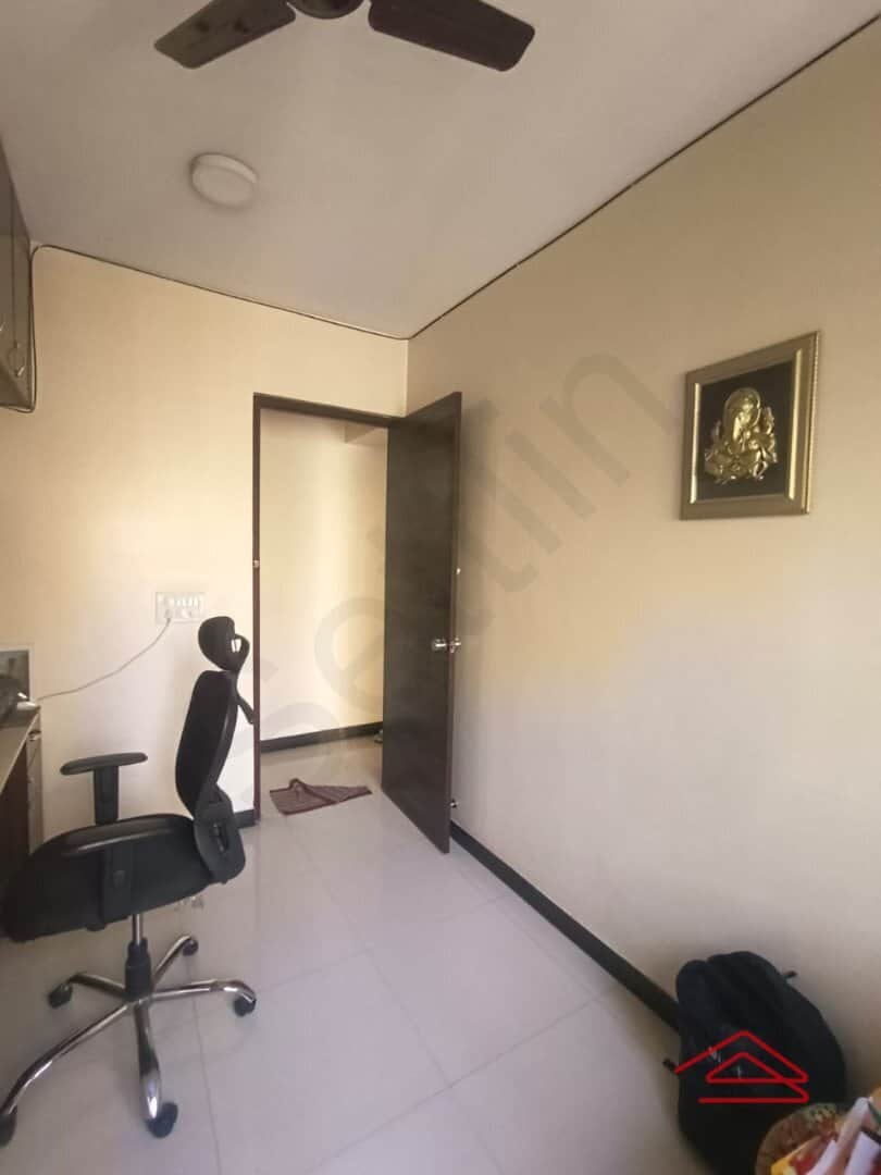 Study/Half Bedroom 1