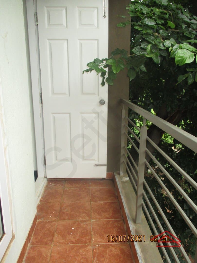 balconies-pDrq.jpg