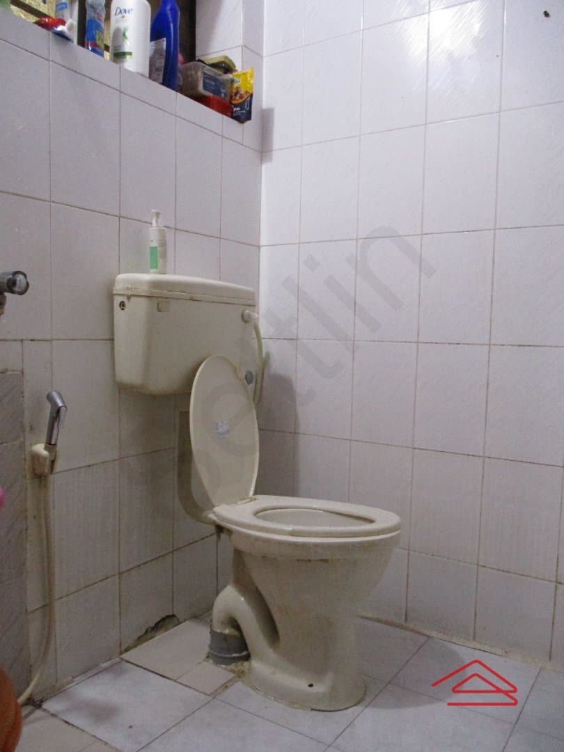 bathrooms-cHxS.jpg