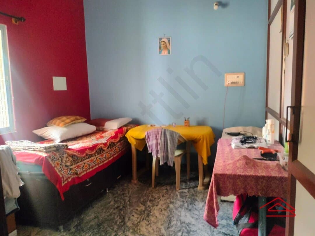 bedrooms-9dgk.jpg