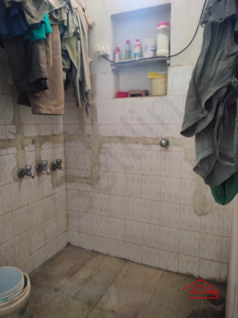 bathrooms-fThW.jpg