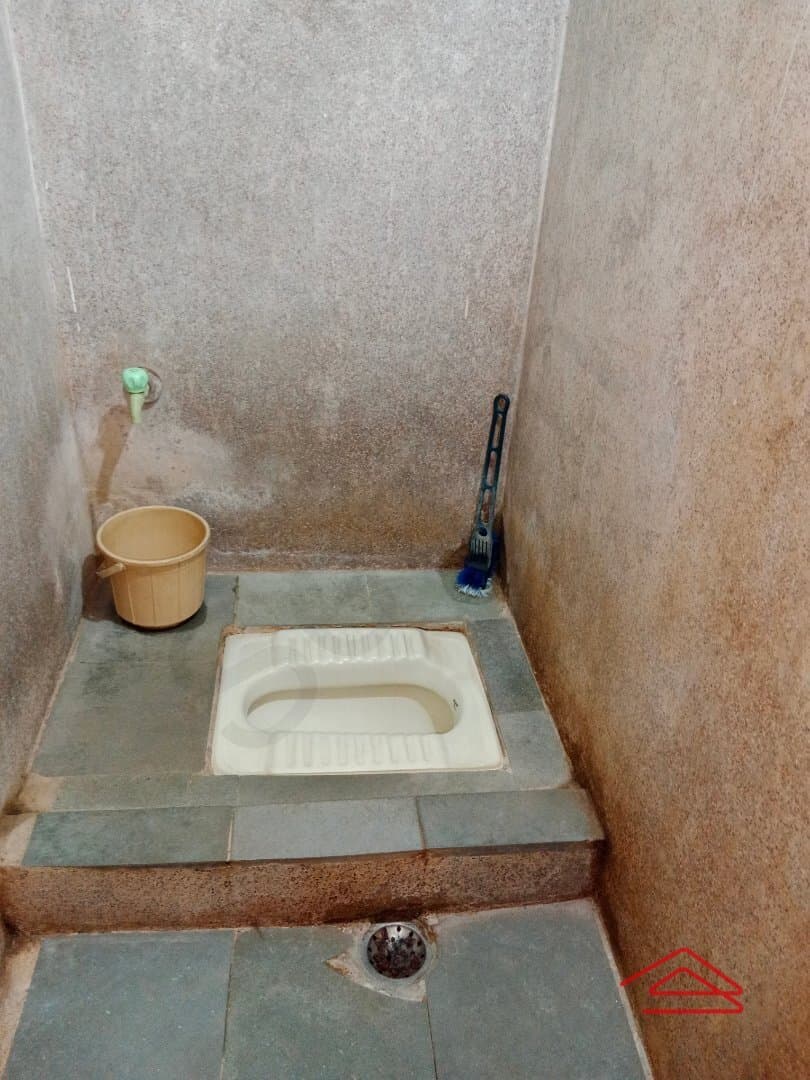 bathrooms-kqFN.jpg