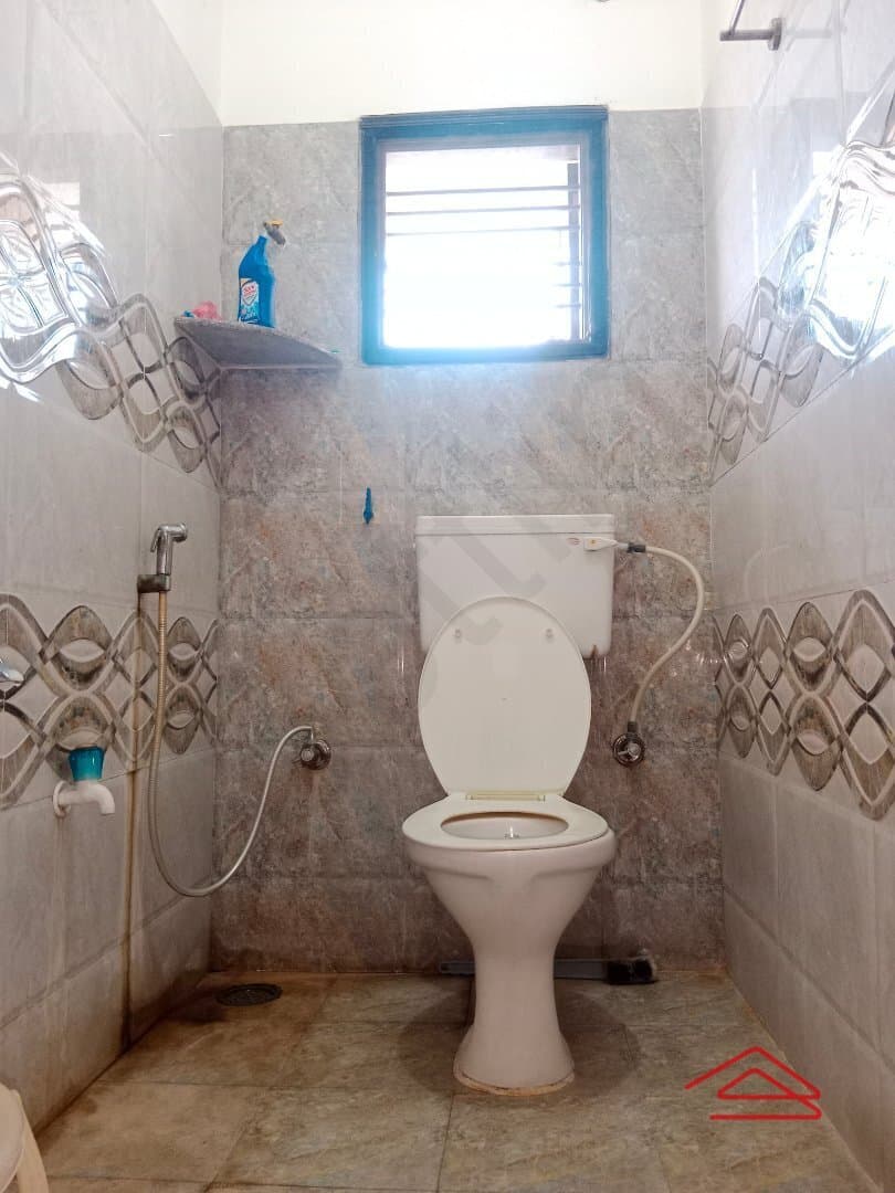 bathrooms-4Xsn.jpg