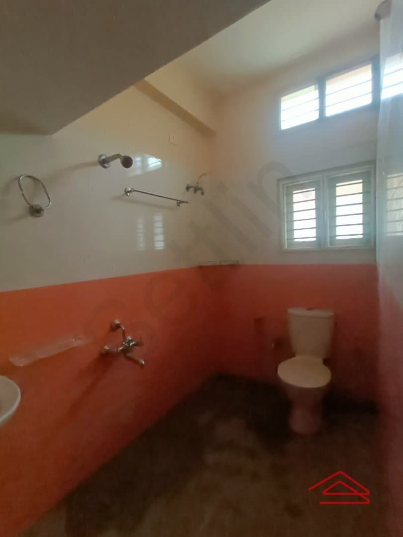 bathrooms-bFe8.jpg