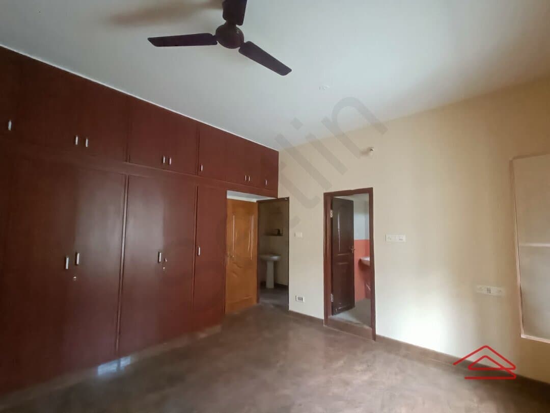 bedrooms-QvwD.jpg
