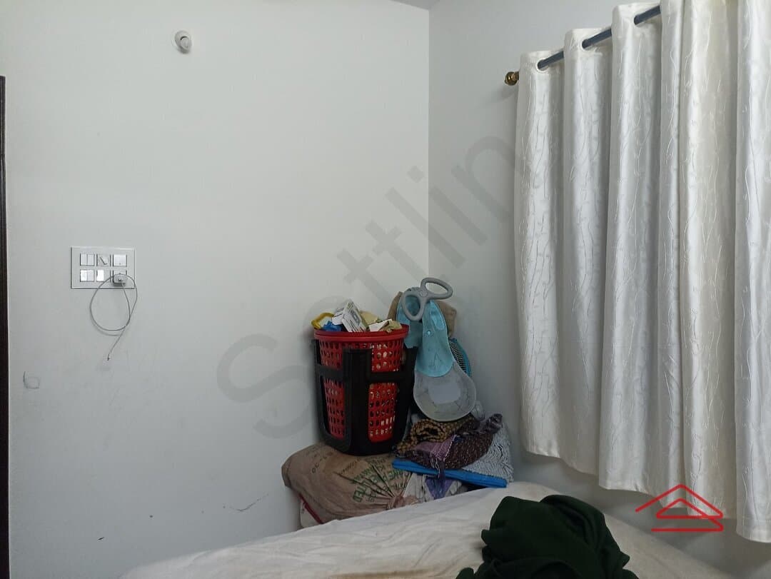 bedrooms-7L5j.jpg