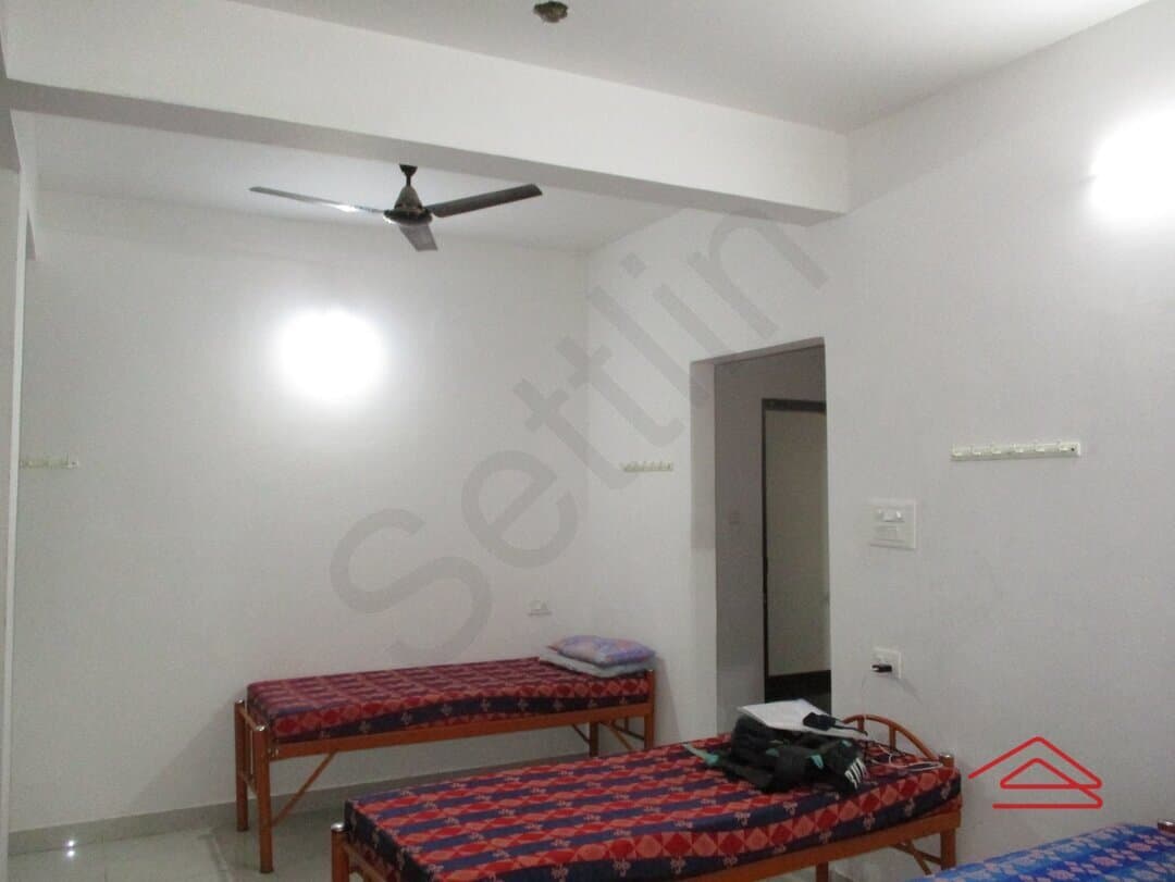 bedrooms-Fy3m.jpg