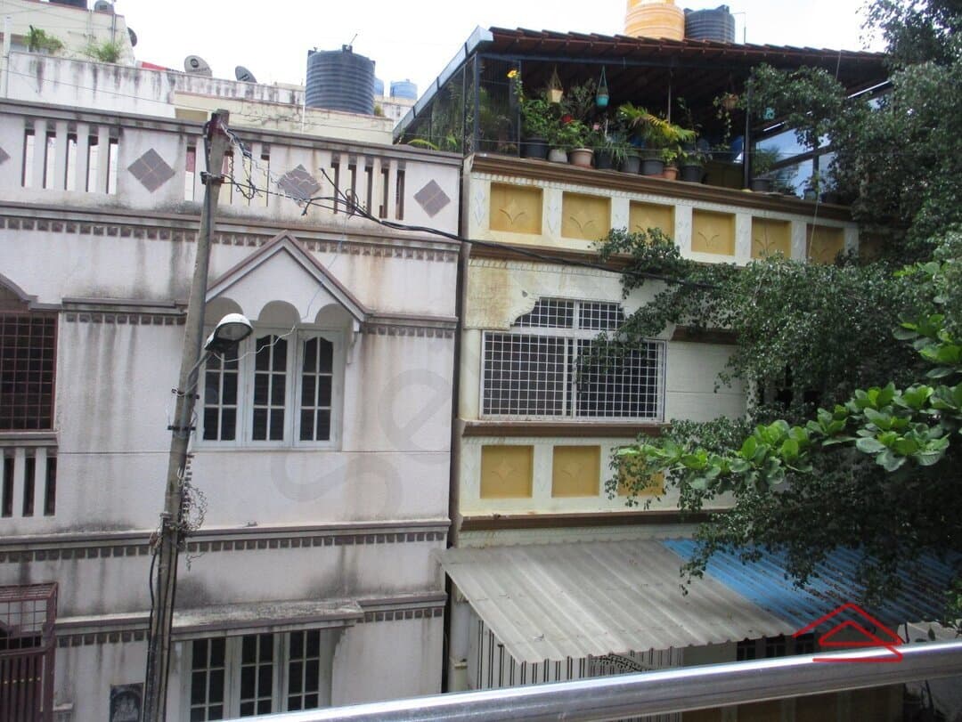 balconies-9DBp.jpg