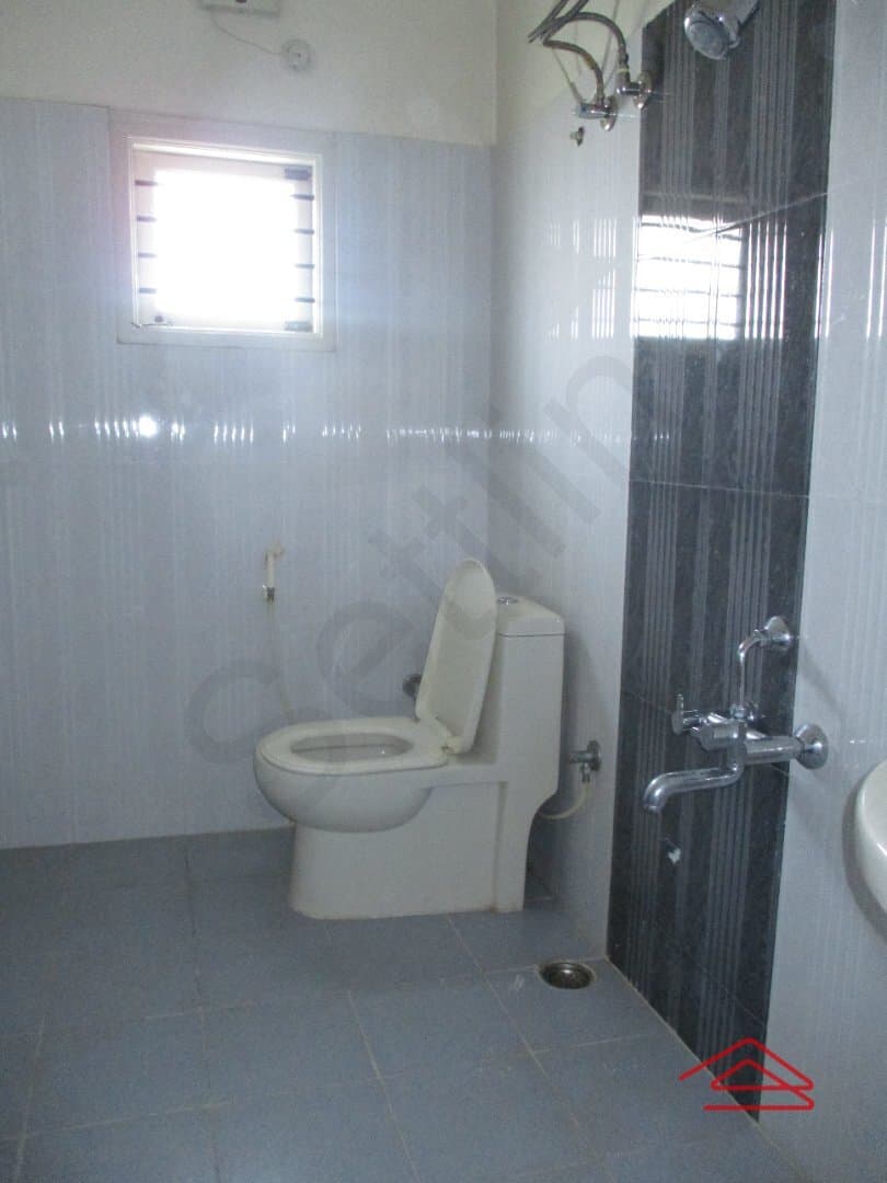 bathrooms-Ztyc.jpg