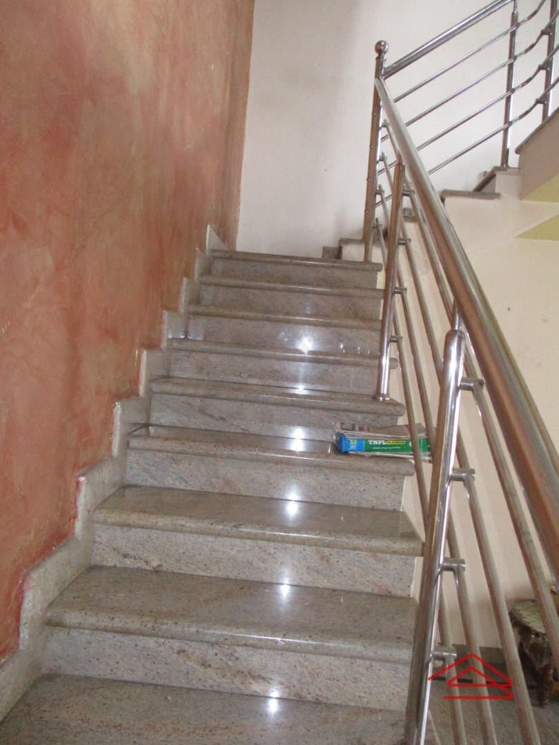 halls-txJM.jpg