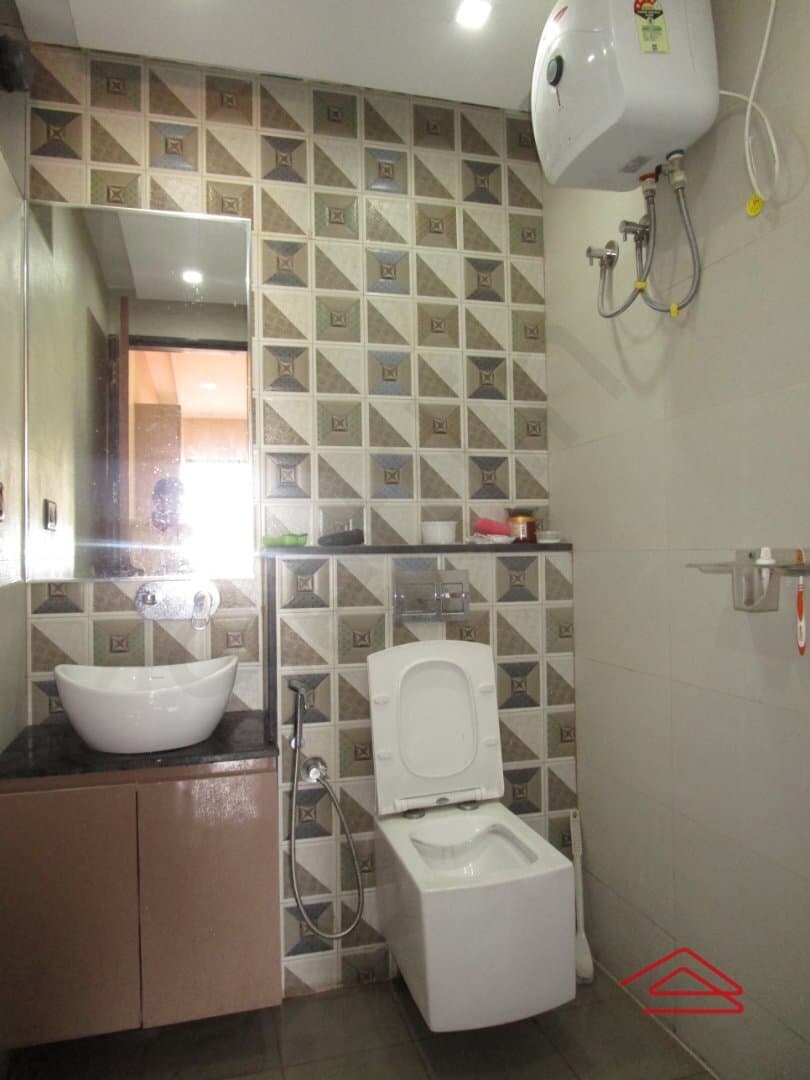 bathrooms-jvQq.jpg