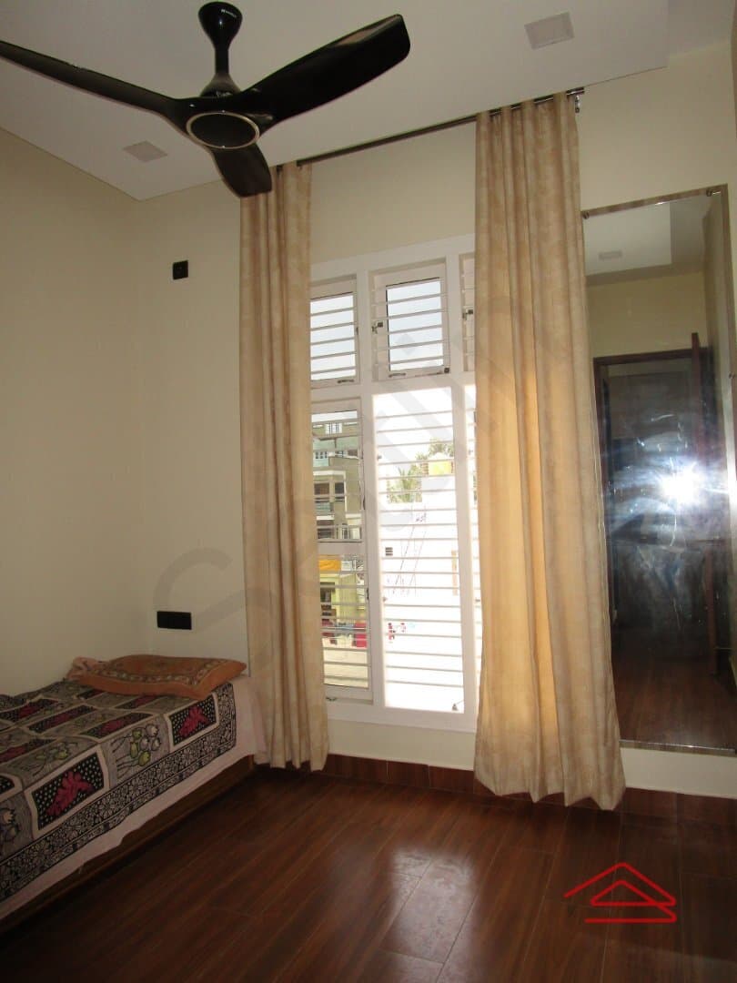 bedrooms-emEe.jpg