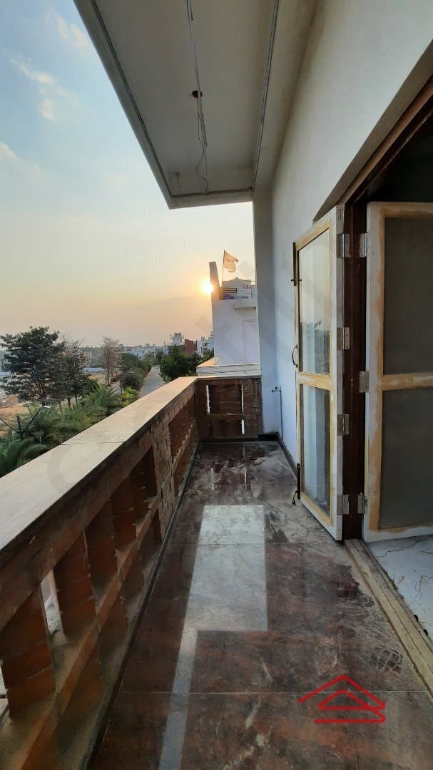 balconies-ipEY.jpg