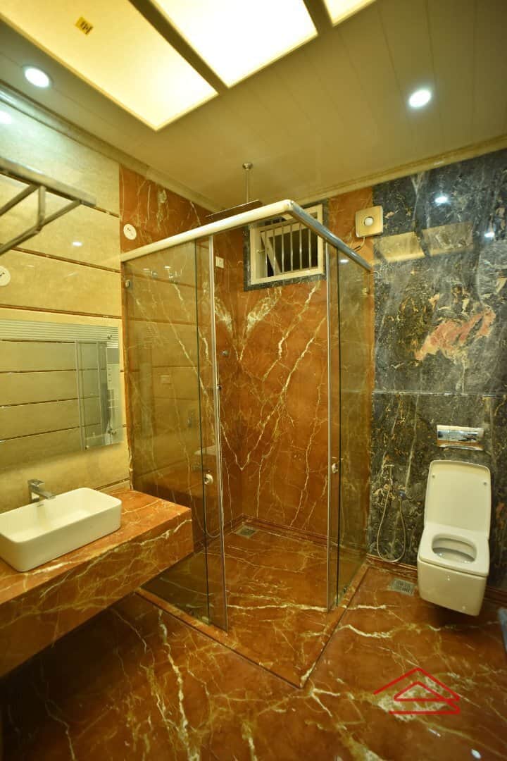 bathrooms-GfZa.jpg
