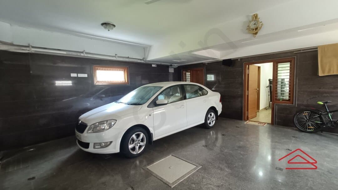 parkings-4dnK.jpg