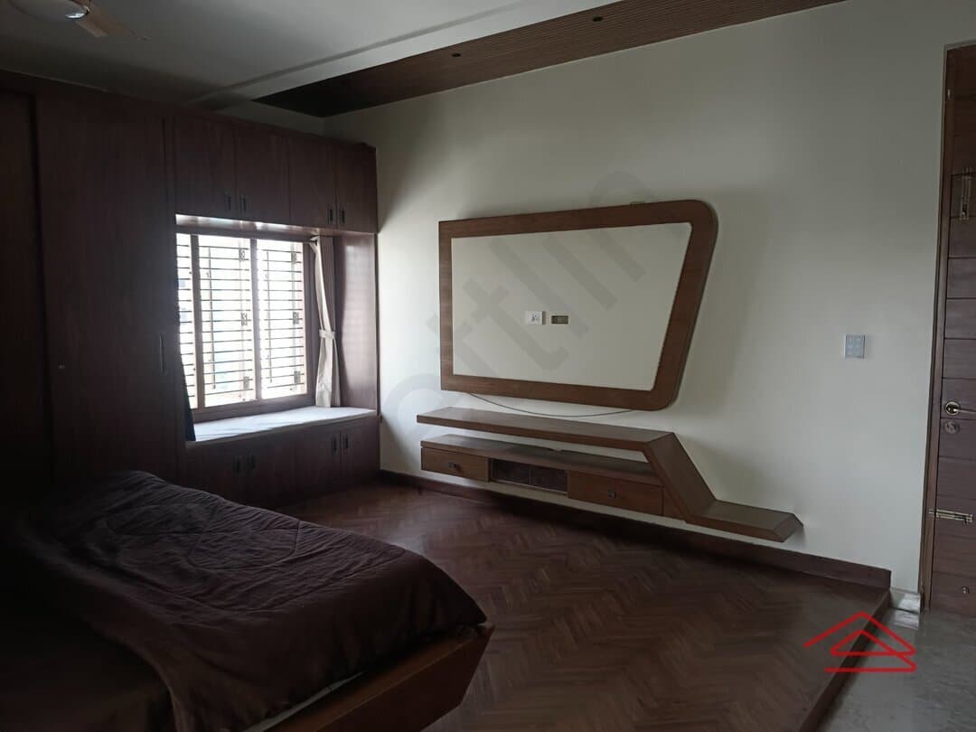 bedrooms-HkZE.jpg