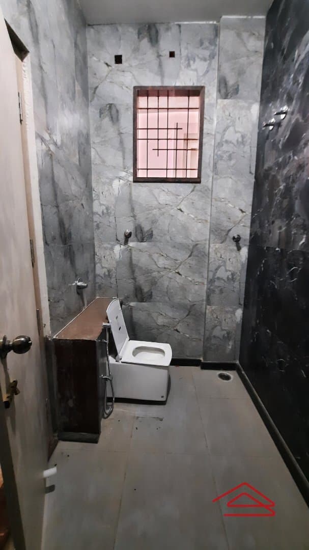 bathrooms-7Lb4.jpg