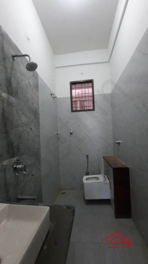 bathrooms-k57z.jpg