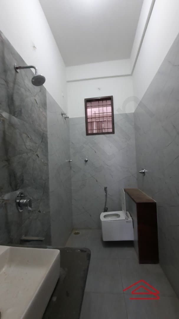 bathrooms-k57z.jpg