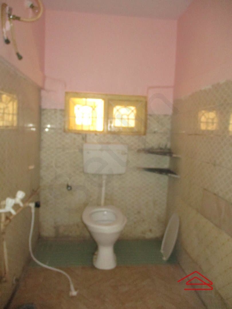 bathrooms-CwMX.jpg