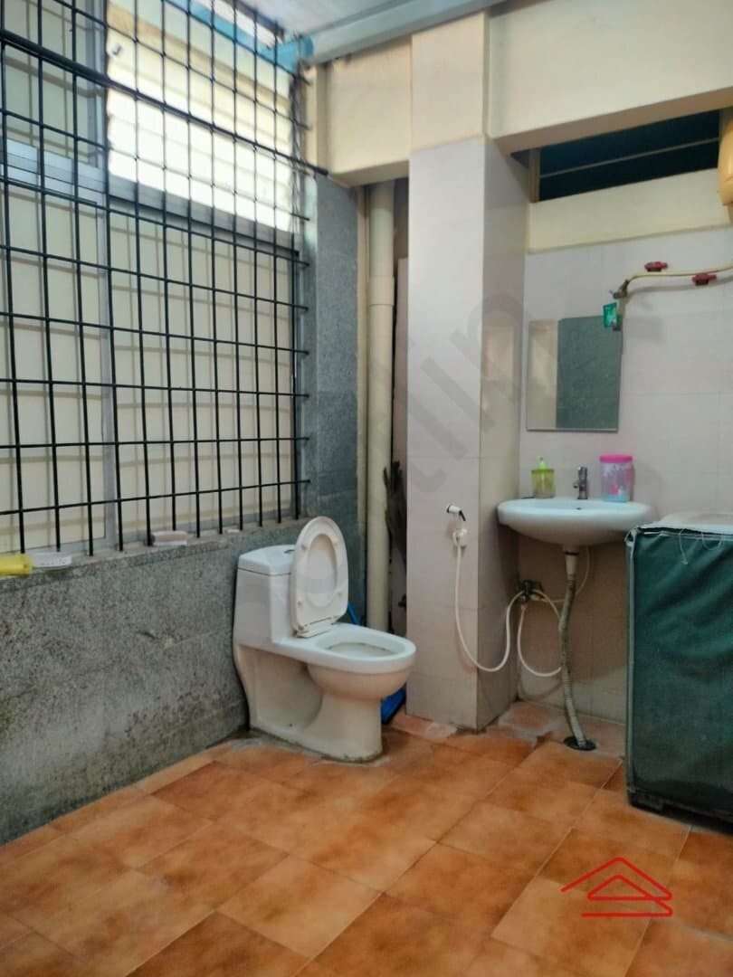 bathrooms-zKoi.jpg