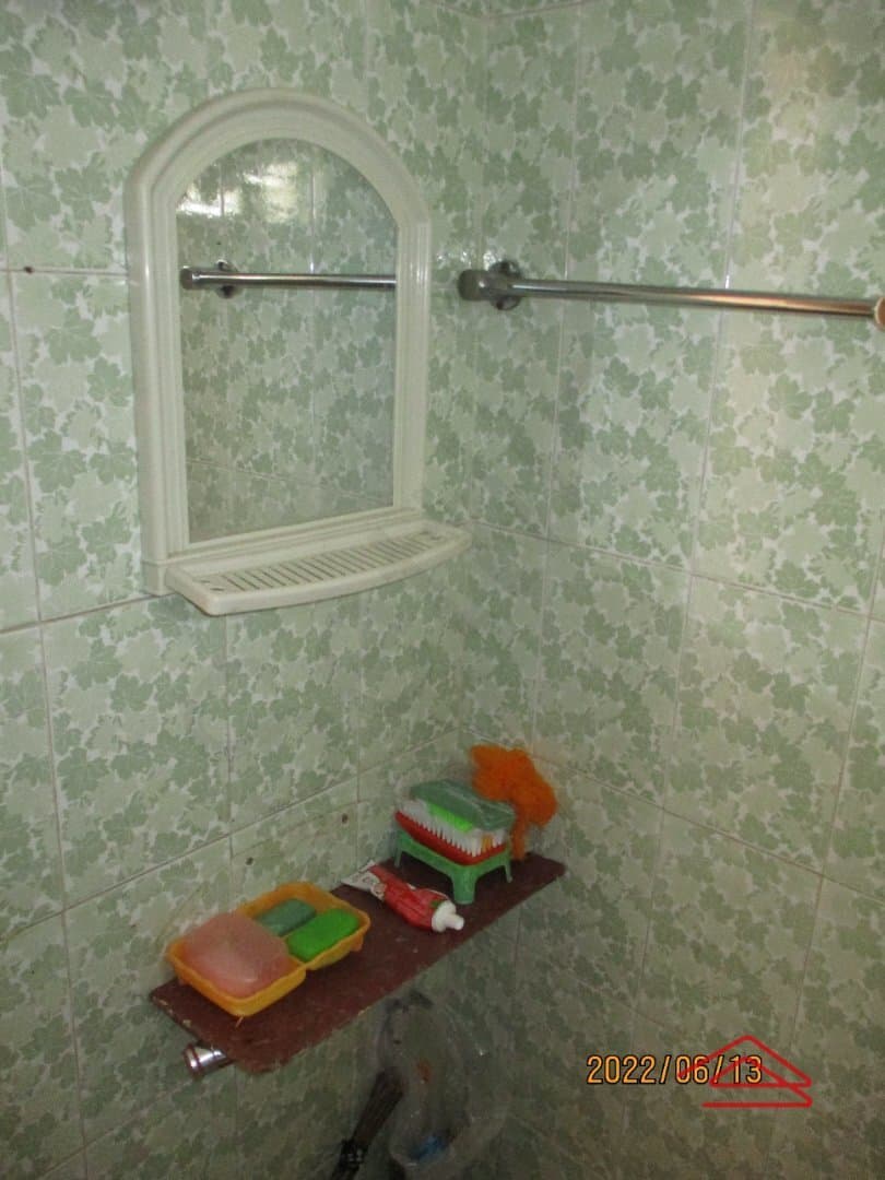 bathrooms-cheE.jpg