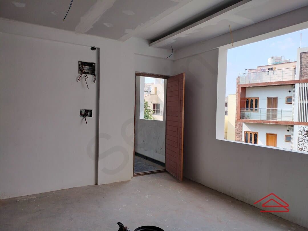 bedrooms-LWti.jpg