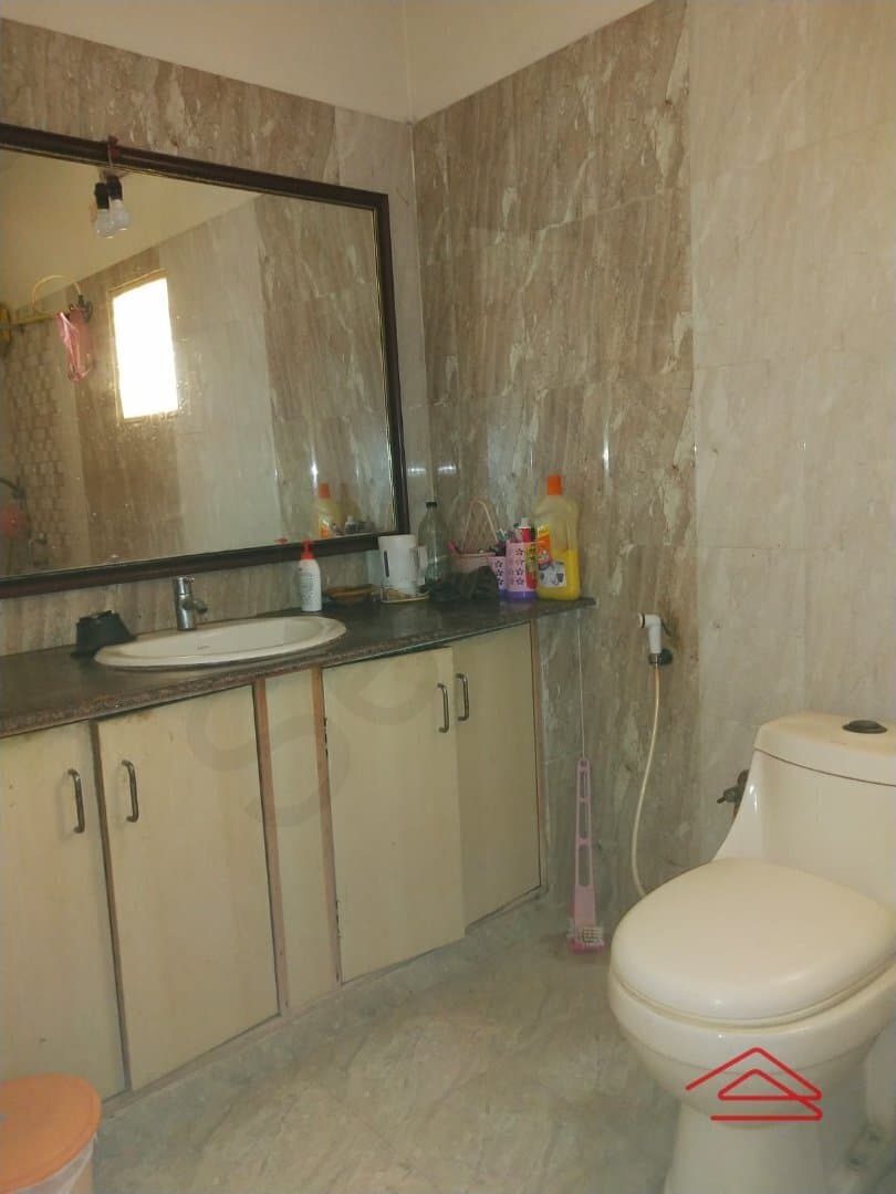 bathrooms-8Goh.jpg