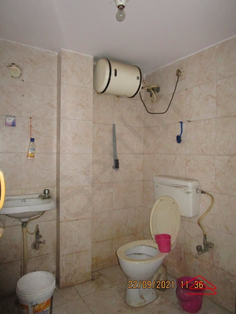bathrooms-TmtZ.jpg