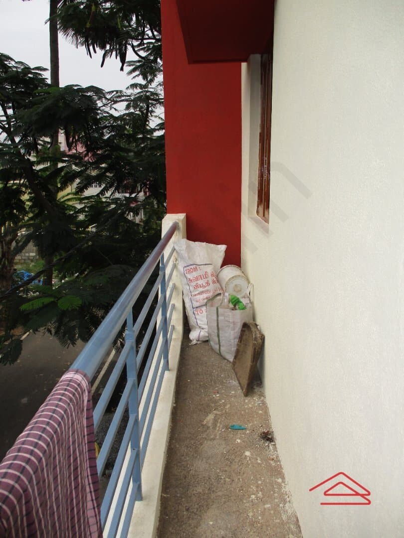 balconies-sKWg.jpg
