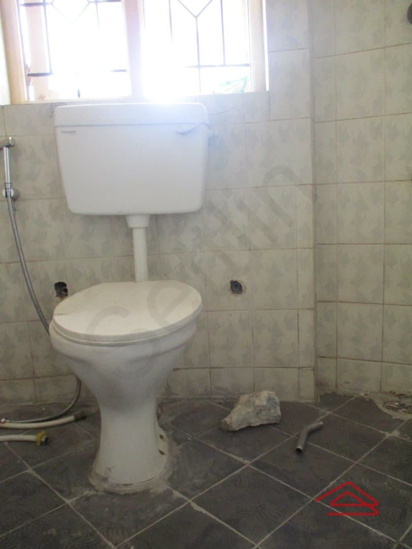 bathrooms-LfL9.jpg