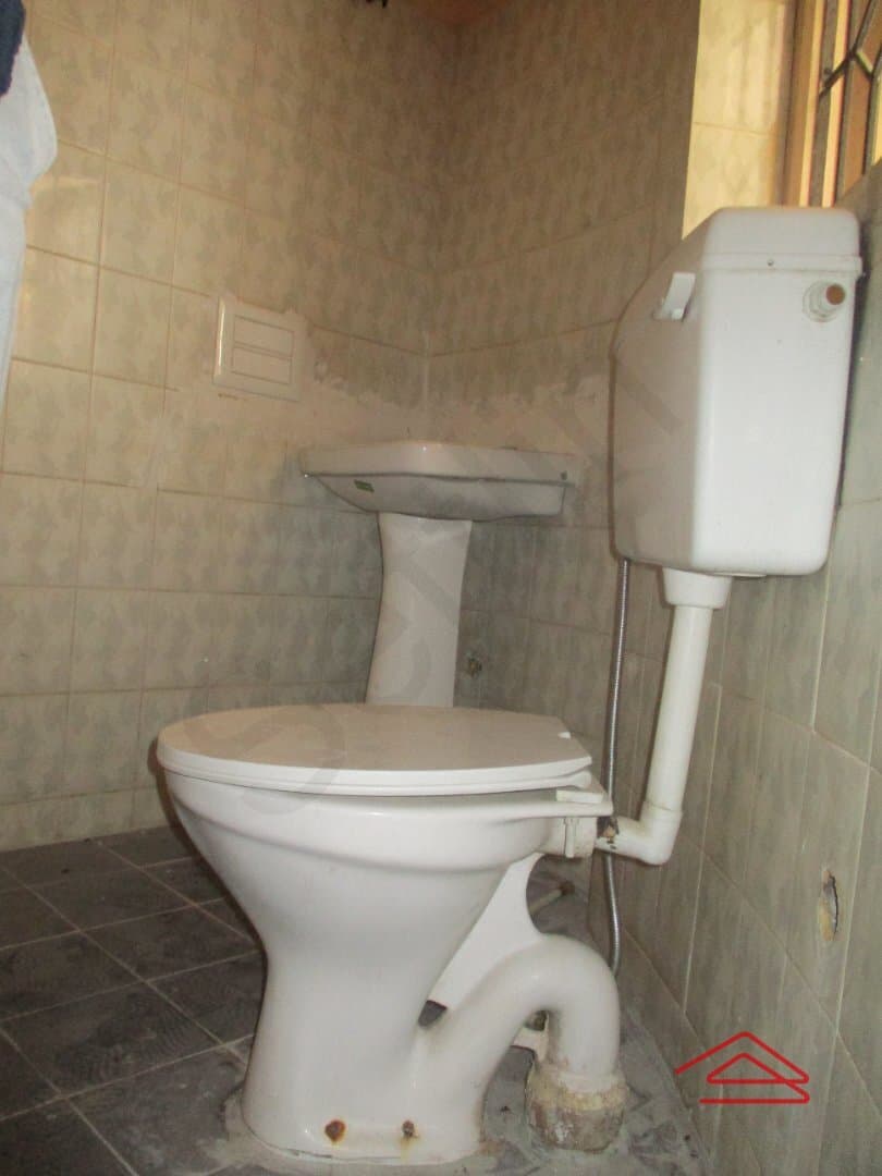 bathrooms-pELN.jpg