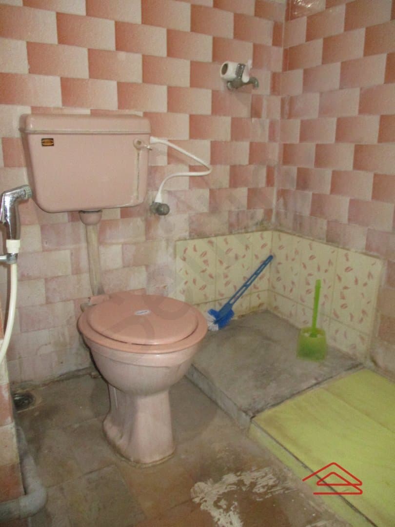 bathrooms-D85k.jpg