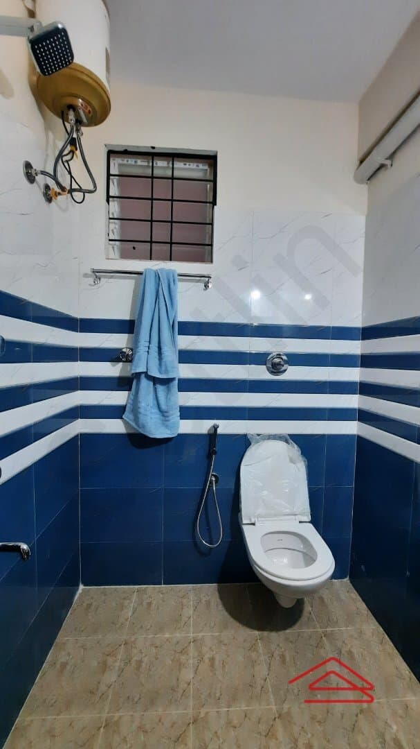 bathrooms-GyWB.jpg