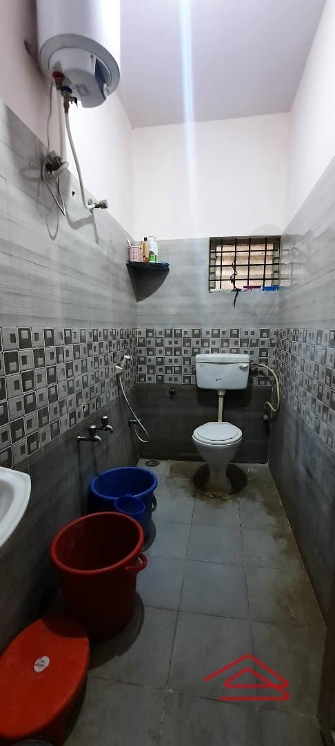 bathrooms-GT74.jpg