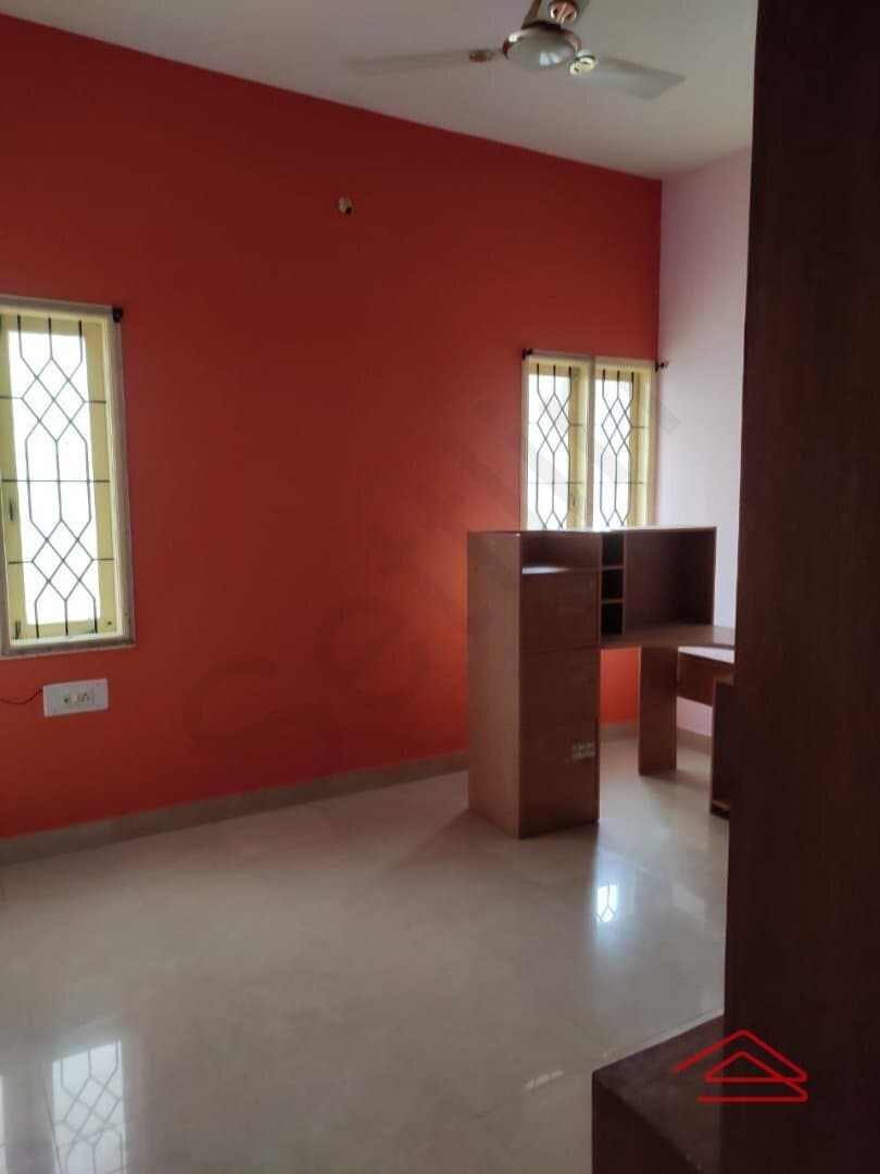 bedrooms-4Pbi.jpg