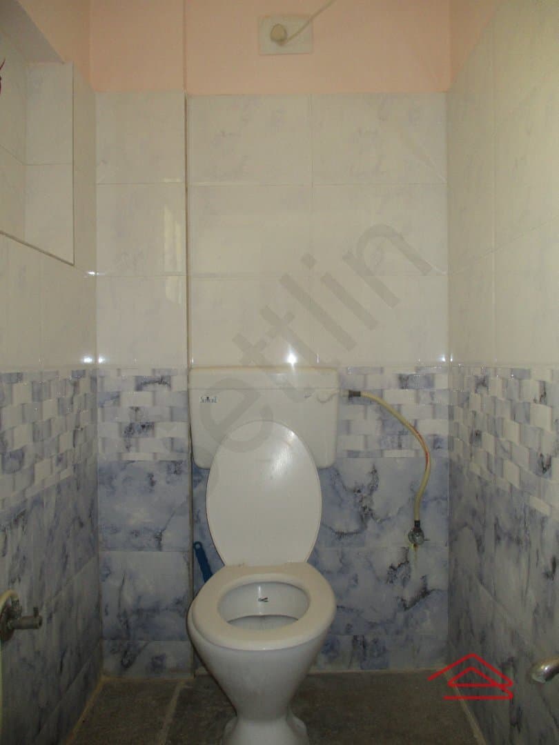 bathrooms-wfCG.jpg