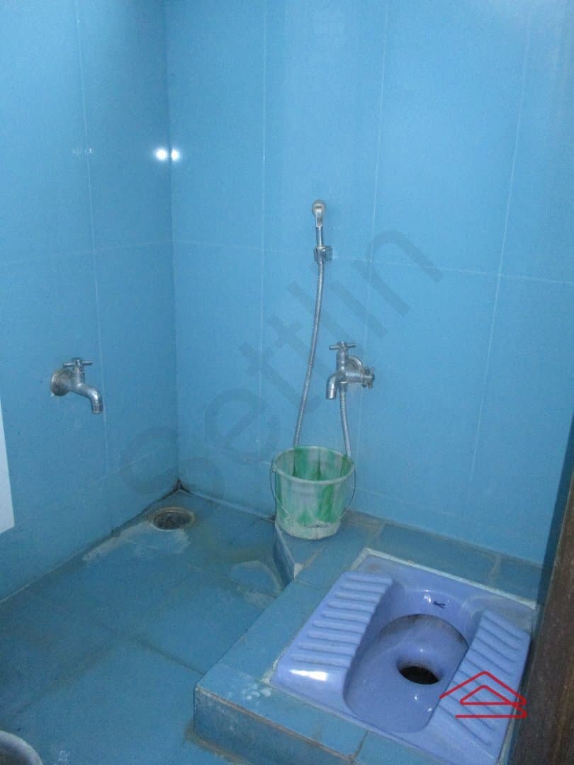 bathrooms-SYjo.jpg