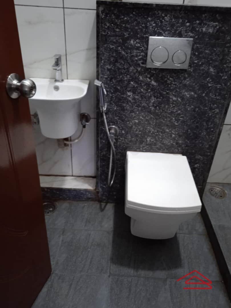 Sub Unit : bathrooms 1