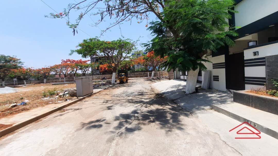 Unit:  Approach Road