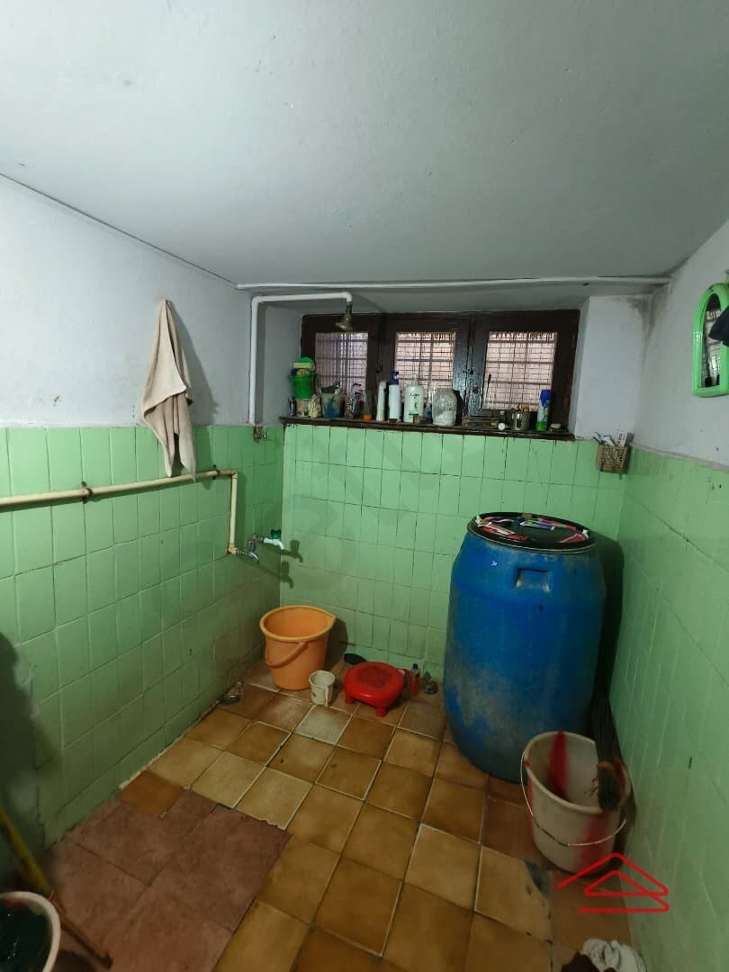 bathrooms-Puyr.jpg