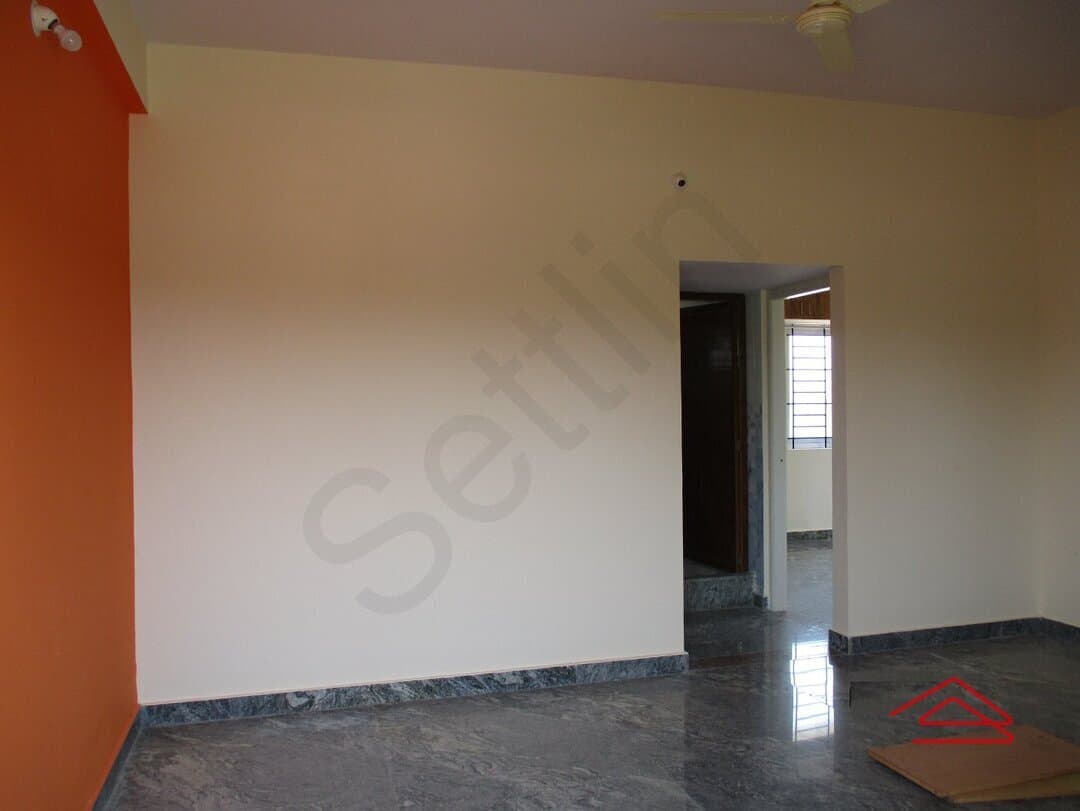 halls-7oSF.jpg