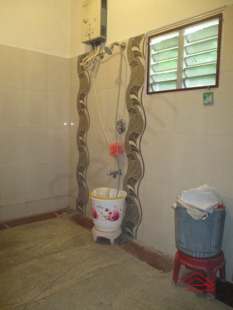 bathrooms-53N4.jpg