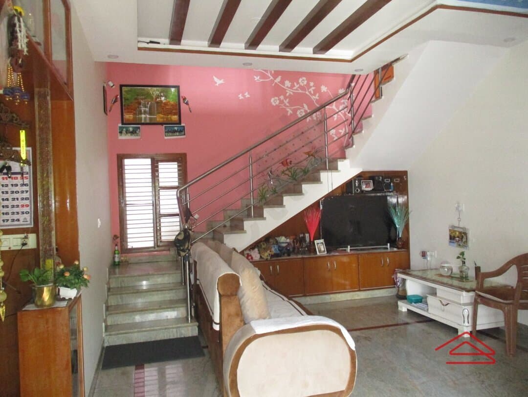 halls-7fkE.jpg