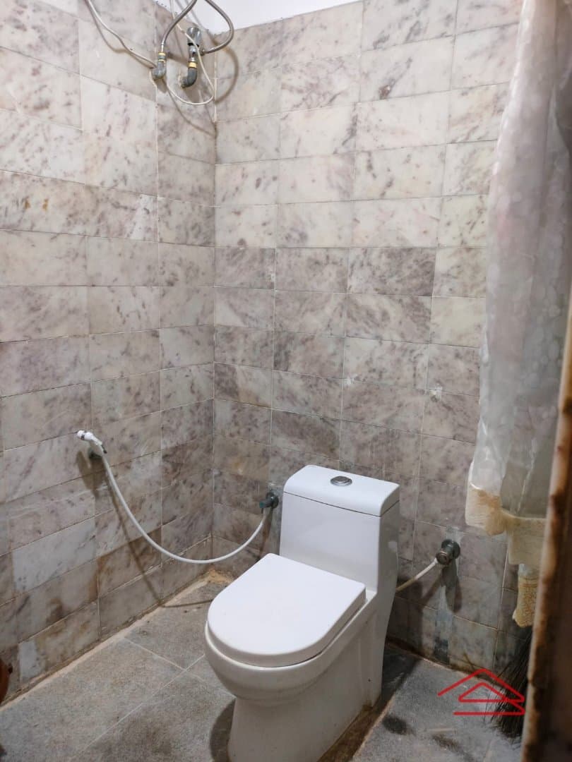 bathrooms-4wo7.jpg