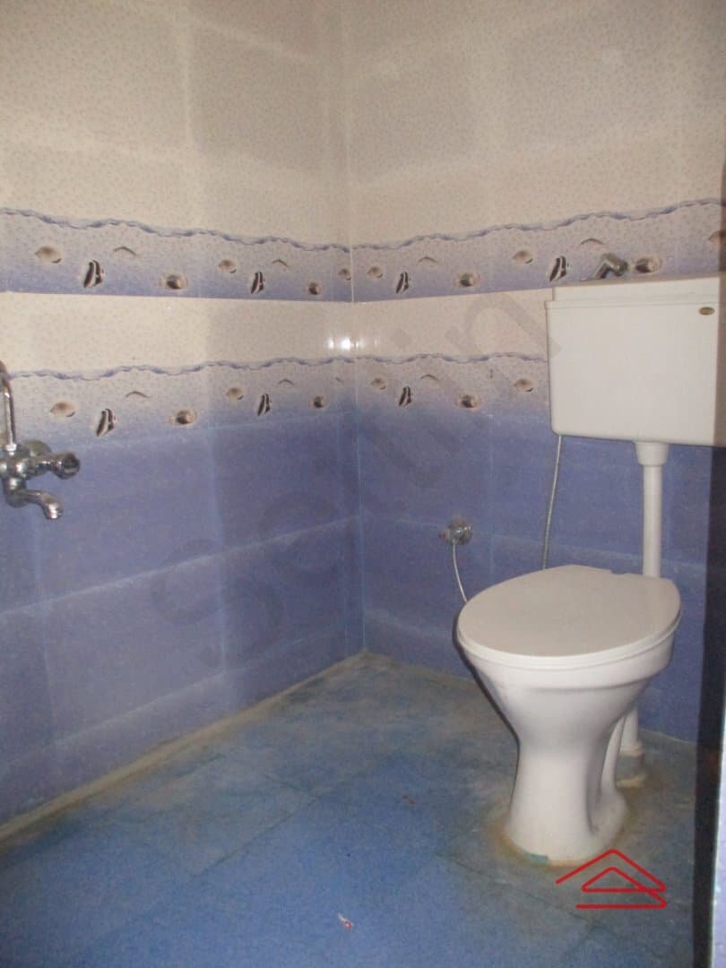 bathrooms-LYX9.jpg